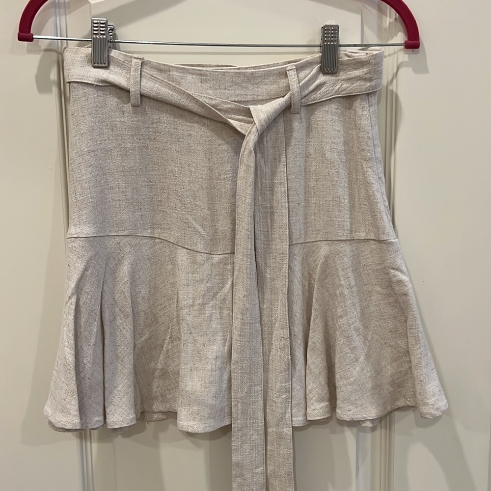 NWOT Stradivarius Tie-Front Skort - Cream